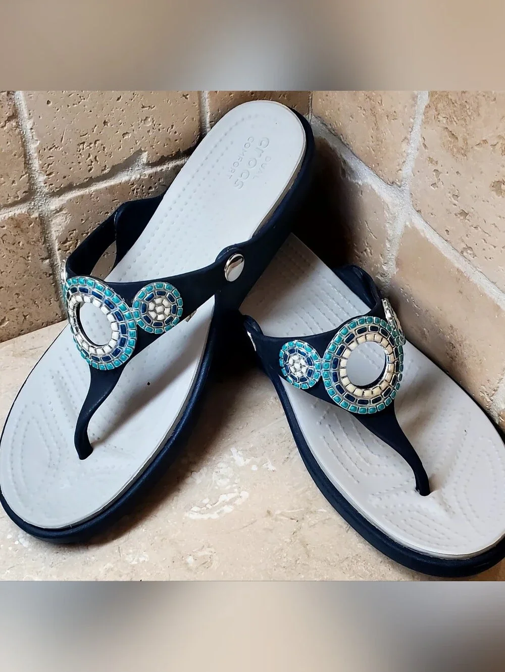 CROCS Navy Sz 10 Thong Sandals with Turquoise and Silver Mosaic Accents